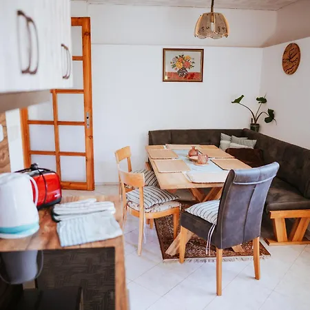 Hubert - V Horském Penzionu Apartmán *